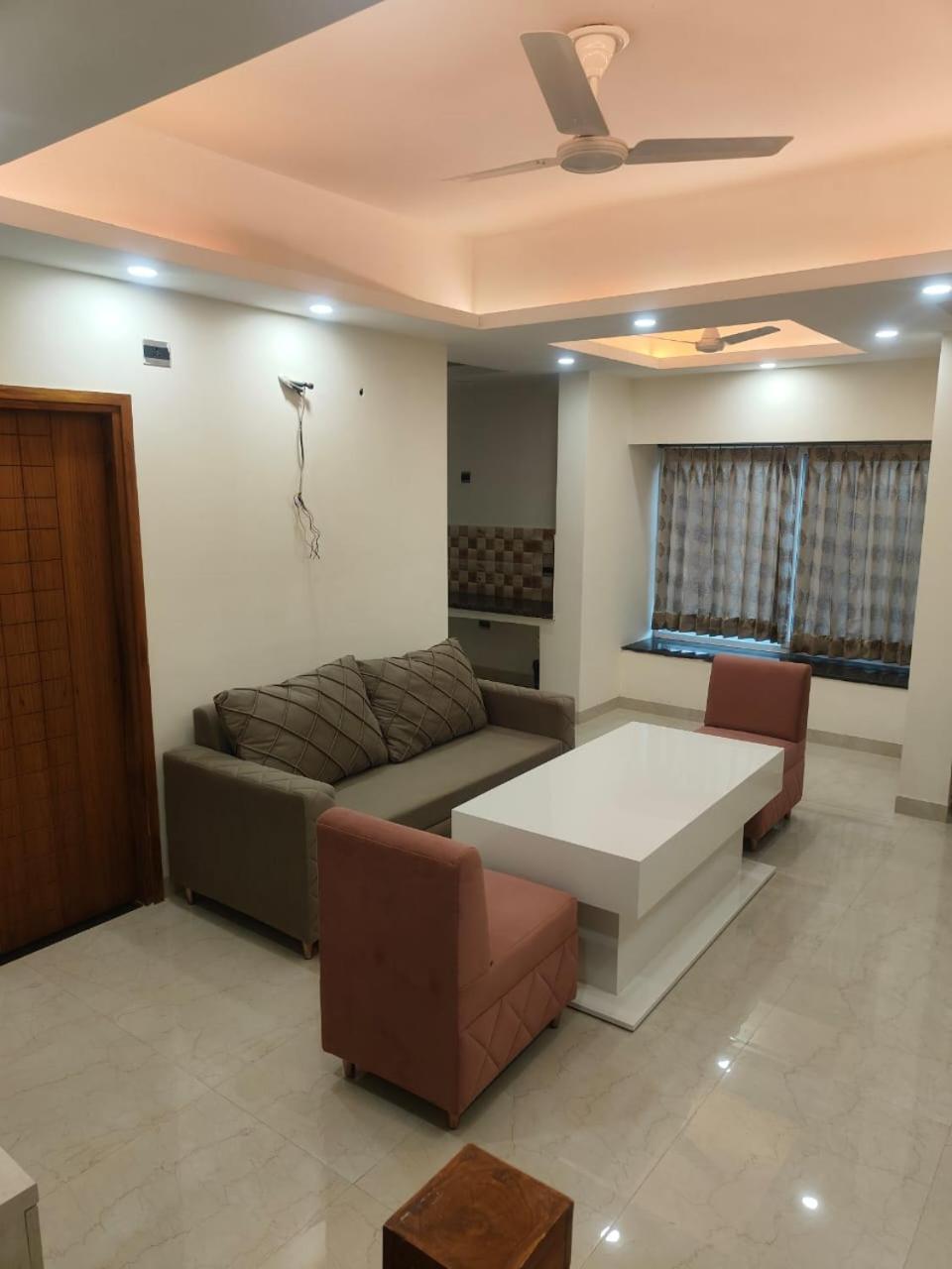 Villa In Vrindavan, Hare Krishna M Exterior foto